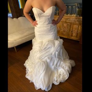 Wedding dress!! Make an offer!